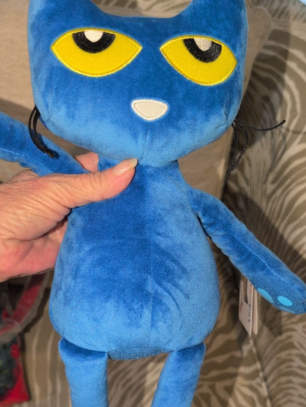 Pete The Cat Stuffed Animal - Picture 6 of 6